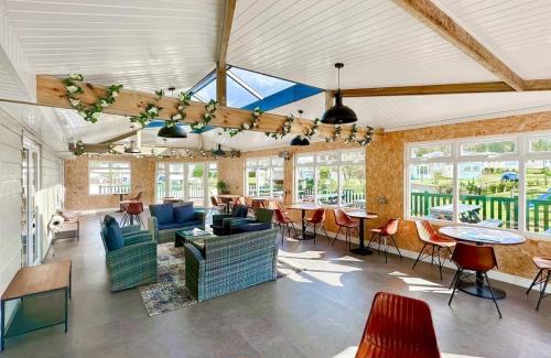 Leedstown Resort | Hamlet Lodge Retreat At Calloose Holiday Park