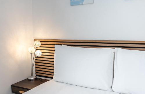 Nettleham House | Hampshire Charming House