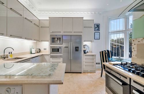 Frognal and Fitzjohns House | Hampstead Escape