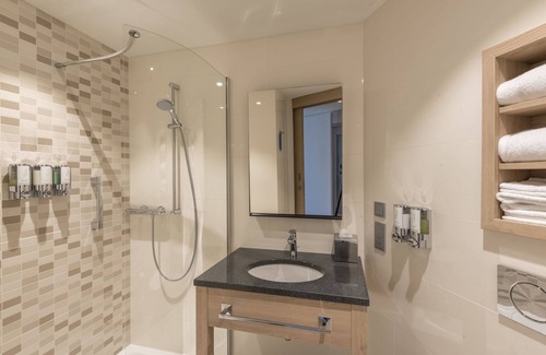 Bruhl-Guterbahnhof Hotel | Hampton by Hilton Freiburg