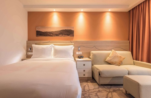 Bruhl-Guterbahnhof Hotel | Hampton by Hilton Freiburg