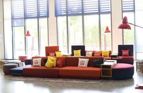 Bur Dubai Hotel | Hampton by Hilton Dubai Al Seef