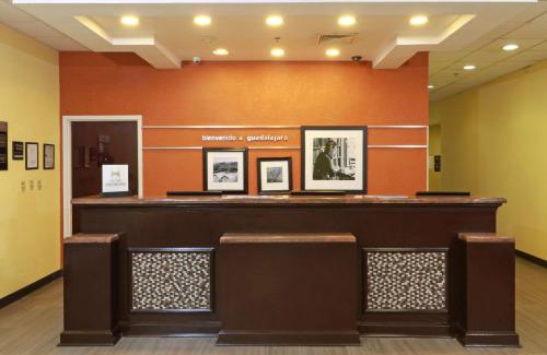 San Pedro Tlaquepaque Hotel | Hampton Inn by Hilton Guadalajara-Aeropuerto