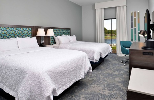 Cedar Falls Community Main Street Hotel | Hampton Inn Cedar Falls Downtown