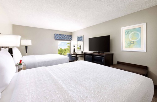 Naples Hotel | Hampton Inn Naples Central