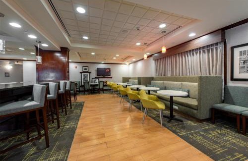 Central Newport News Hotel | Hampton Inn Newport News-Yorktown