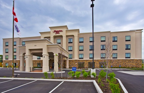 Niagara Falls Hotel | Hampton Inn Niagara Falls/ Blvd