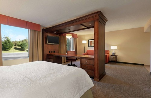Charles Town Hotel | Hampton Inn & Suites Charles Town