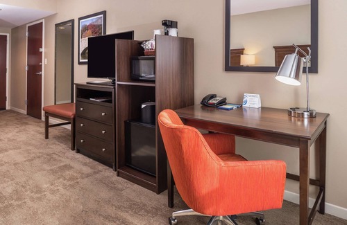 Arrowood Hotel | Hampton Inn & Suites Charlotte-Arrowood Rd.