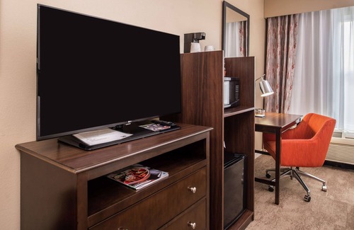 Arrowood Hotel | Hampton Inn & Suites Charlotte-Arrowood Rd.