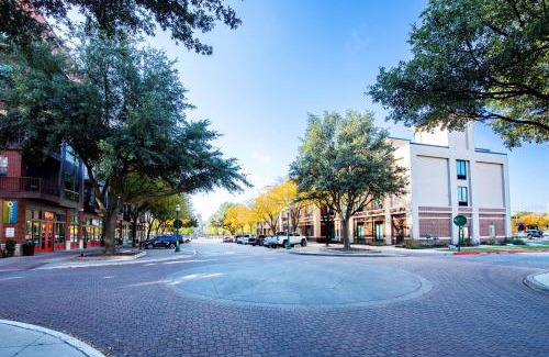 Keller Hotel | Hampton Inn & Suites Keller Town Center