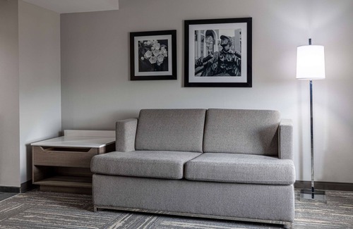 Downtown Knoxville Hotel | Hampton Inn & Suites Knoxville-Downtown