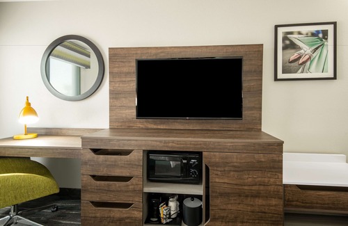 Whitney Ranch Hotel | Hampton Inn & Suites Las Vegas-Henderson