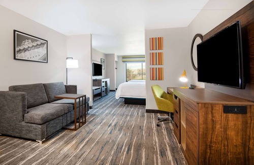 Whitney Ranch Hotel | Hampton Inn & Suites Las Vegas-Henderson