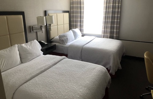 Westown Hotel | Hampton Inn & Suites Milwaukee Downtown