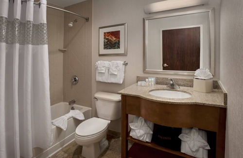 Westown Hotel | Hampton Inn & Suites Milwaukee Downtown
