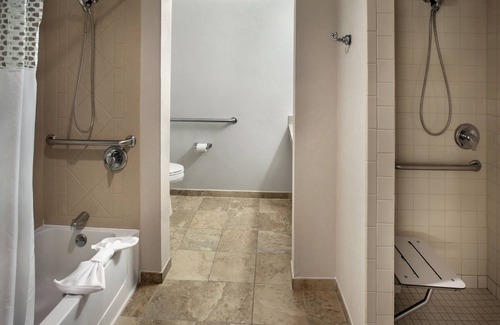 Westown Hotel | Hampton Inn & Suites Milwaukee Downtown