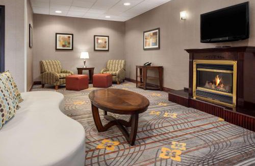Sterling Heights Hotel | Hampton Inn & Suites Detroit Sterling Heights