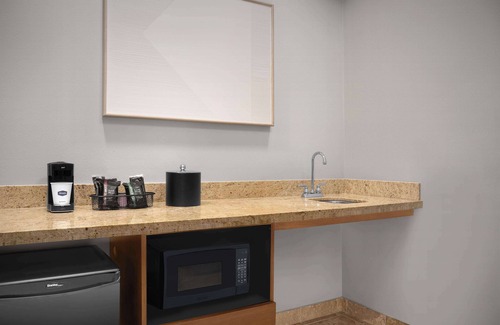 Williston Hotel | Hampton Inn & Suites Williston