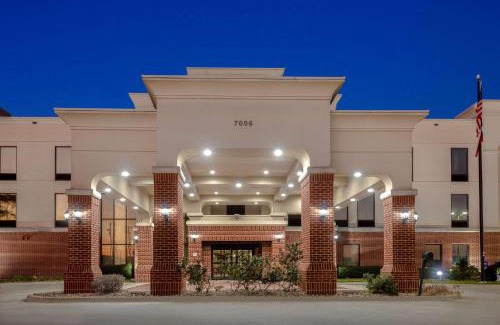Victoria Hotel | Hampton Inn Victoria