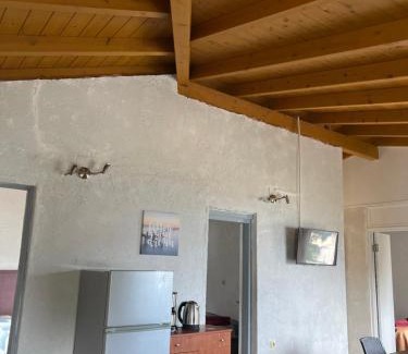 Termenades Apartment | Hamre Apartments (Nicholas)