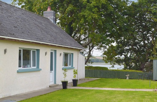 Landshipping Cottage | Hand chosen for its estuary bank location alongside majestic river Cleddau estuary.