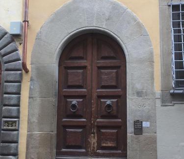 Santo Spirito Apartment | Hand decorated house with court