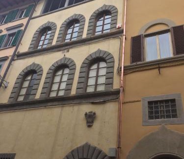 Santo Spirito Apartment | Hand decorated house with court