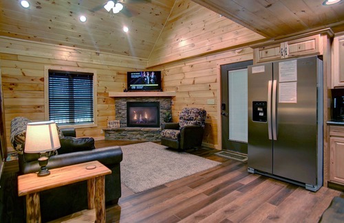 Sevierville Cabin | Handicapped-friendly cabin with upstairs theater room in the Smokies!