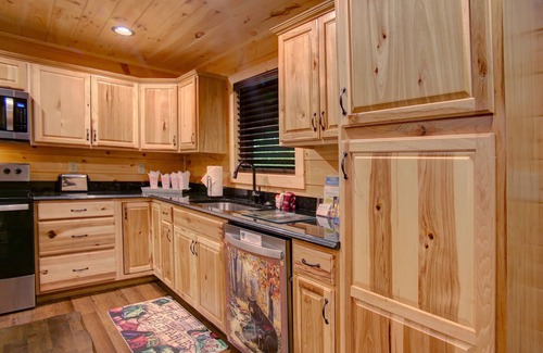 Sevierville Cabin | Handicapped-friendly cabin with upstairs theater room in the Smokies!