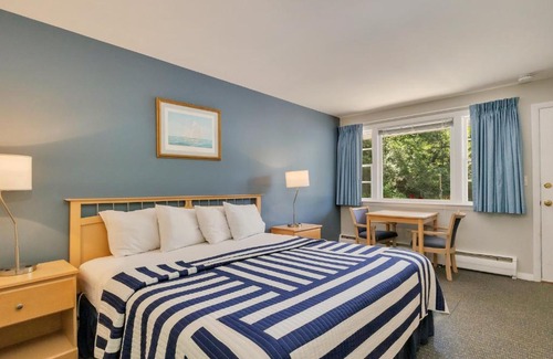 South Harwich Hotel | Handkerchief Shoals Inn