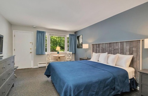 South Harwich Hotel | Handkerchief Shoals Inn