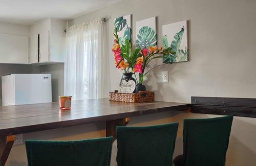 Rosewood House | Hangout by the firepit near USC pet-friendly