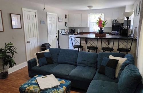 Rosewood House | Hangout by the firepit near USC pet-friendly