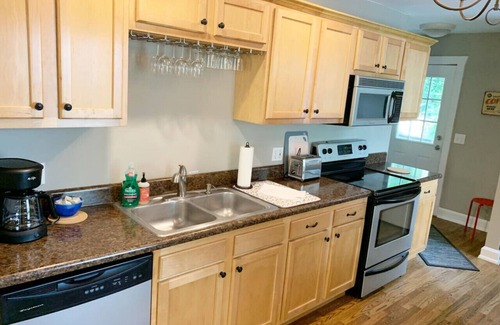 Glencliff House | Hangout House play, work, and visit