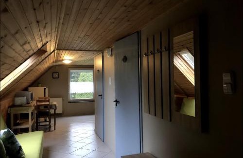 Tarjan Apartment | Hangulatos tetőtéri lakás