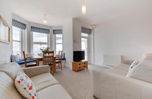 West Looe Apartment | Hannafore Lemain Garden Apts