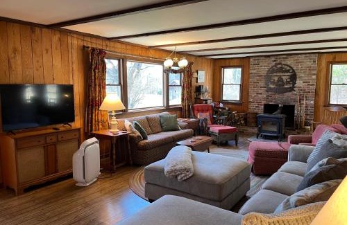 Johnsburg House | Hannah's Birch Farm 10 Min to Gore Ski Mt.
