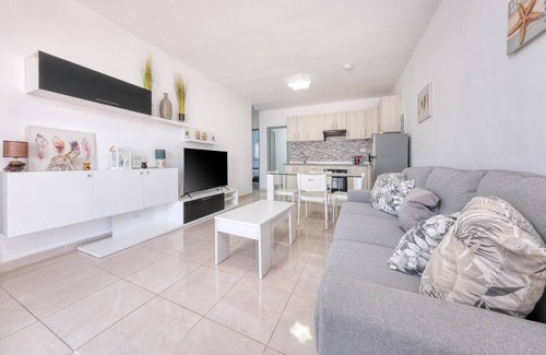 Puerto del Carmen Ski Chalet | Happy Beach Home