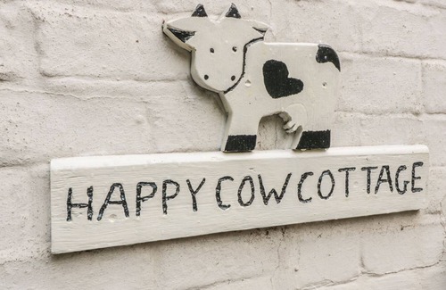 Redbrook Cottage | HAPPY COW, pet friendly, with open fire in Symonds Yat