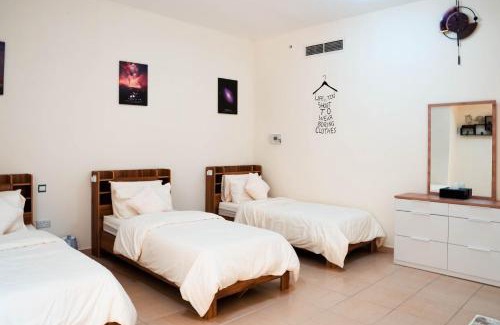 Trade Centre 1 House | Happy Dom Vibes JBR