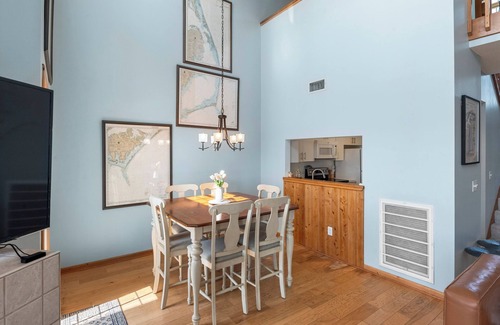 Manteo House | Happy Endings OBX: Canalfront | Shared Pool Access