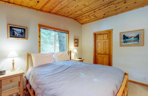 Truckee House | Happy Family Cozy Cabin