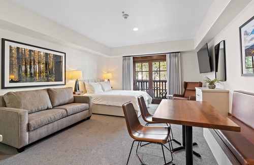 Tamarack Apartment | Happy Loon Lodge Queen Studio Condo - Tranquil Studio with Balcony