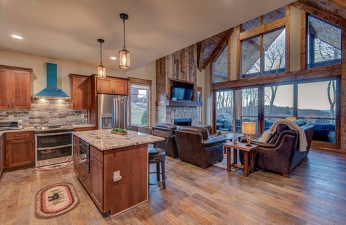Elk Park Cabin | Happy Trails - Pet friendly Eagles Nest with view, hot tub, fire pit