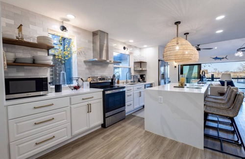 New Braunfels House | Happy waves lake front