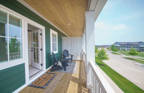 Saint Joseph House | Harbor Hideaway: A Year-Round Resort Escape with Marina Views