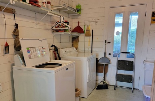Boothbay Harbor House | HARBOR HIDEAWAY | WALK TO TOWN | BOOTHBAY HARBOR | HIDDEN GEM