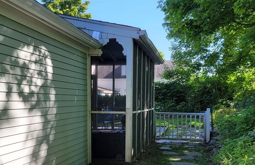 Boothbay Harbor House | HARBOR HIDEAWAY | WALK TO TOWN | BOOTHBAY HARBOR | HIDDEN GEM