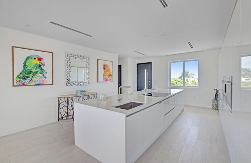 Bouvet Island Condo | Harbor Hummingbird Haven - 3-bedroom condo with marina views